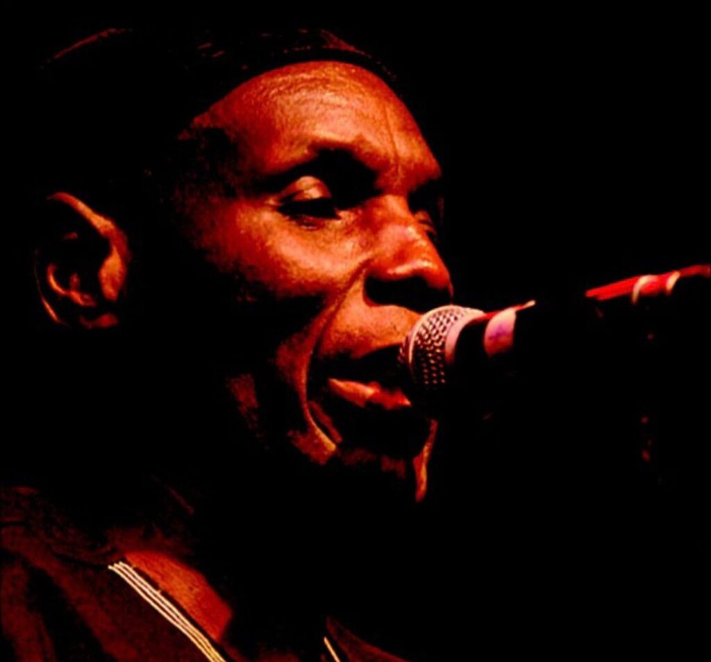 Oliver Mtukudzi